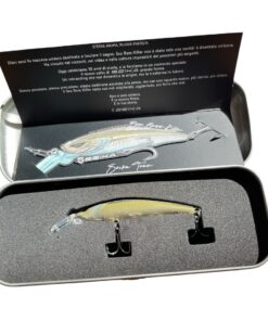 Seika Kunstköder Sea Bass Killer Custom 6,5cm mit "Limitierter Auflage" Metallbox inkl. animierter Verpackung
